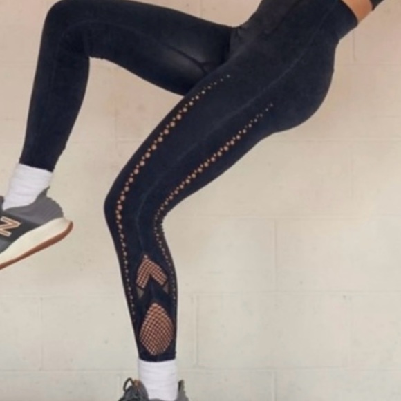 FREE PEOPLE MOVEMENT Running Through My Mind Blk/Noir Size SMALL - Picture 4 of 8